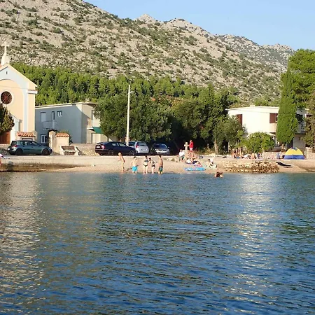 In Starigrad-paklenica 50110 *