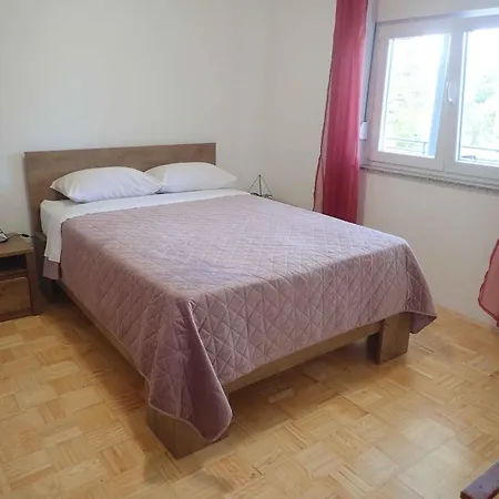 In Starigrad-paklenica 50110