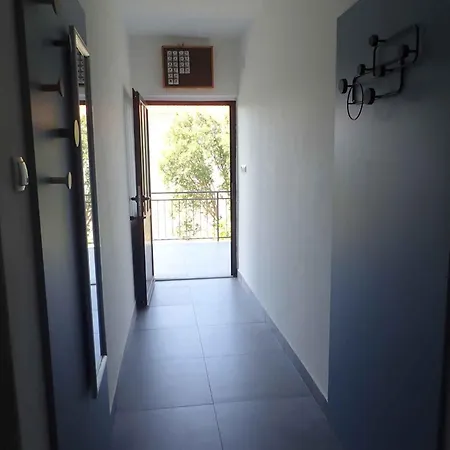 In Starigrad-paklenica 50110 Apartment *
