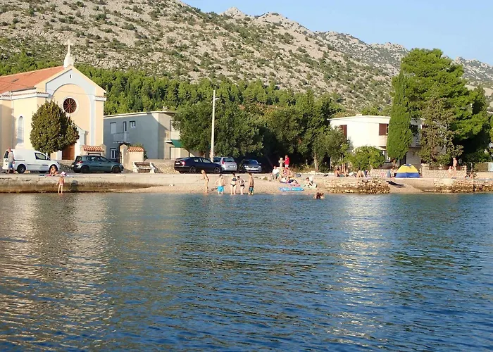 In Starigrad-paklenica 50110 *